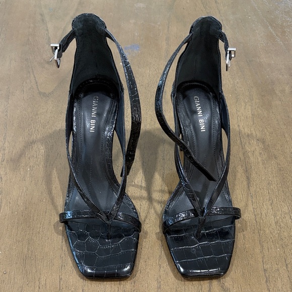 GB Franiquie black leather Heel Sandal - Picture 2 of 6